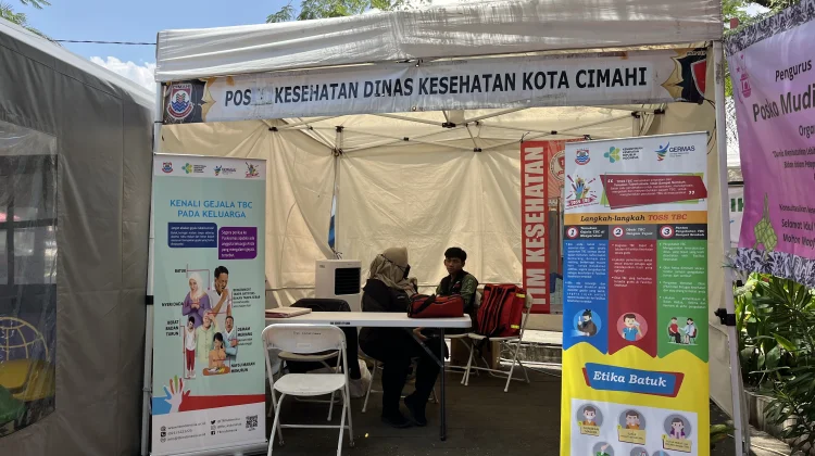 Posko Dinkes Cimahi Layani Pemudik, Fokus Pemeriksaan Kesehatan Dasar di Alun-Alun