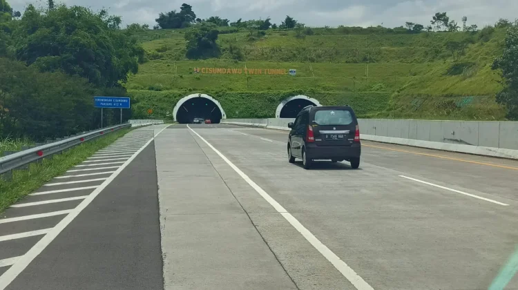 Tol Cisumdawu Lancar, Pebalik Bisa Berkendara Dengan Aman dan Nyaman