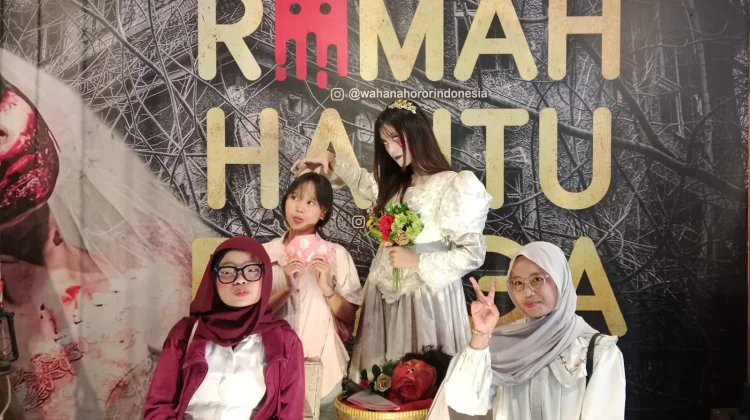 "Cika" Penghuni Rumah Hantu di Braga Jadi Magnet Wisatawan