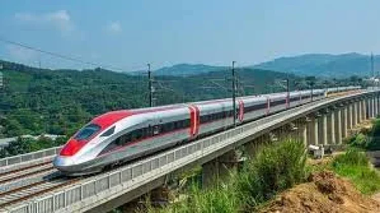 Lebaran 2026, Ratusan Ribu Tiket Kereta Cepat Ludes