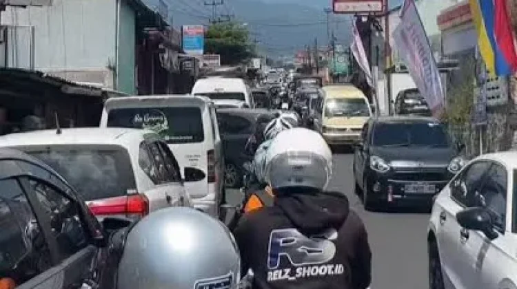 Daerah Wisata Masih Dipadati Masyarakat H+4 Lebaran