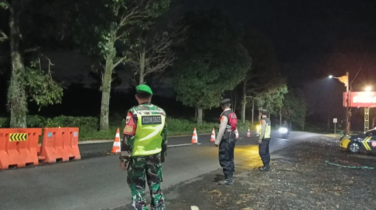 Babinsa Koramil 0505/Tanjungsiang Ikut Amankan Jalur Lebaran