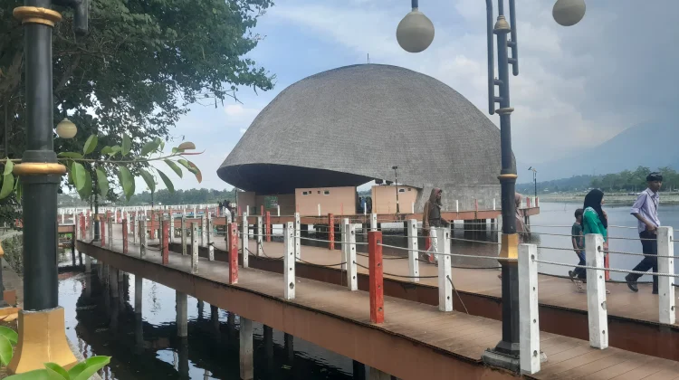Pengelola Situ Bagendit Garut Tampilkan Seni dan Budaya