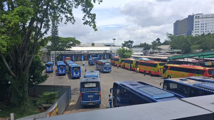 Arus Balik Lebaran Dongkrak Aktivitas UMKM di Terminal Leuwipanjang Meningkat