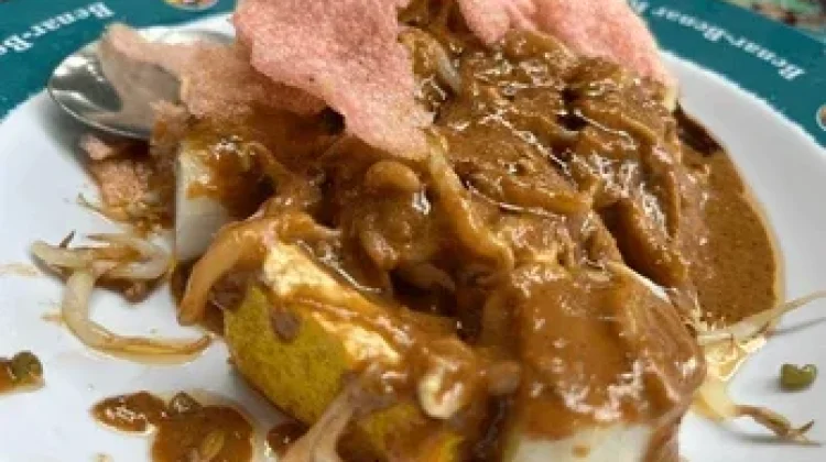 Menikmati Kelezatan Kupat Tahu Legendaris di Kota Bandung