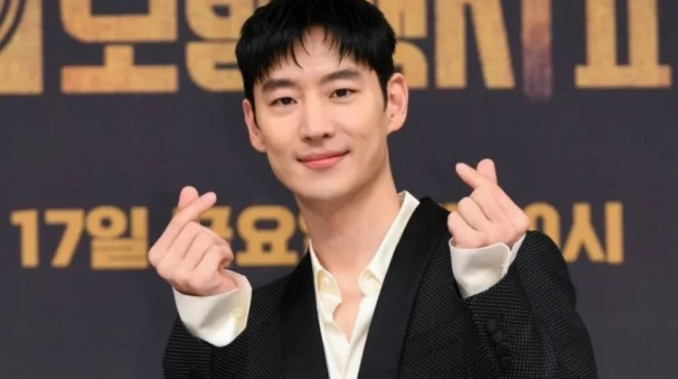 Lee Je Hoon Berdonasi Rp1,1 Miliar untuk Pasien Kanker