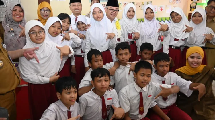 Hari Pertama Sekolah, Abdul Mu'ti Ajak Wujudkan Gerakan Indonesia ASRI