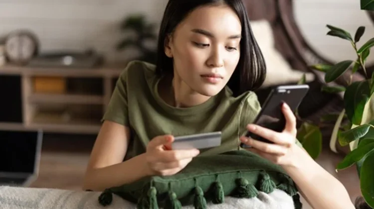 Kepribadian Orang yang Suka Menghapus Chat Menurut Psikolog