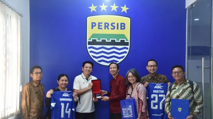 Diplomat Kemlu RI Sambangi Markas Maung Bandung