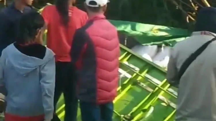 Truk Masuk Parit Satu Orang Meninggal