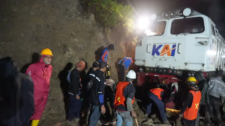 Seluruh Penumpang dan Crew KA Ciremai Dipastikan Selamat