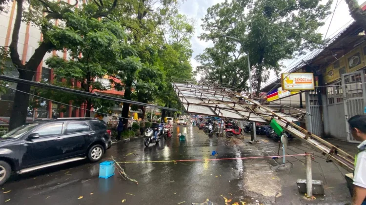 Antisipasi Cuaca Ekstrem, Pemkot Bandung Perketat Pengawasan Pohon dan Reklame
