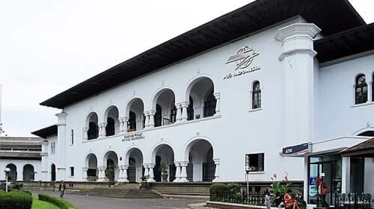 Dari Kolonial ke Kemerdekaan, Kisah Gedung Kantor Pusat PTT Bandung