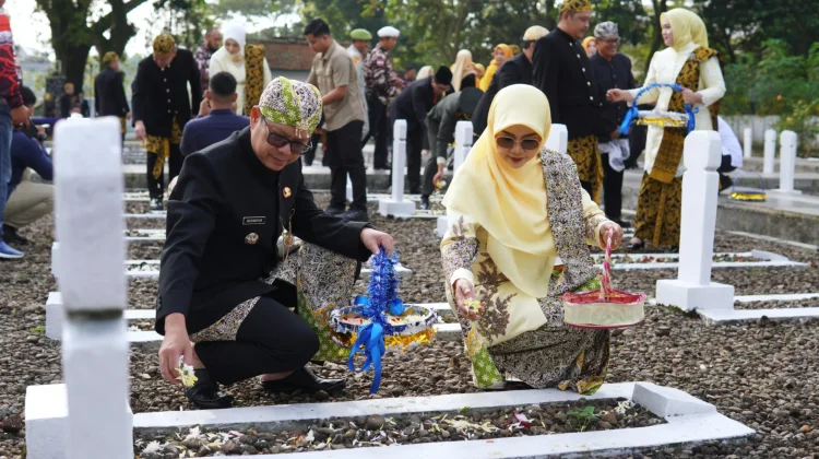 HUT Subang Ke-78, Wabup Pimpin Ziarah di TMP Cidongkol