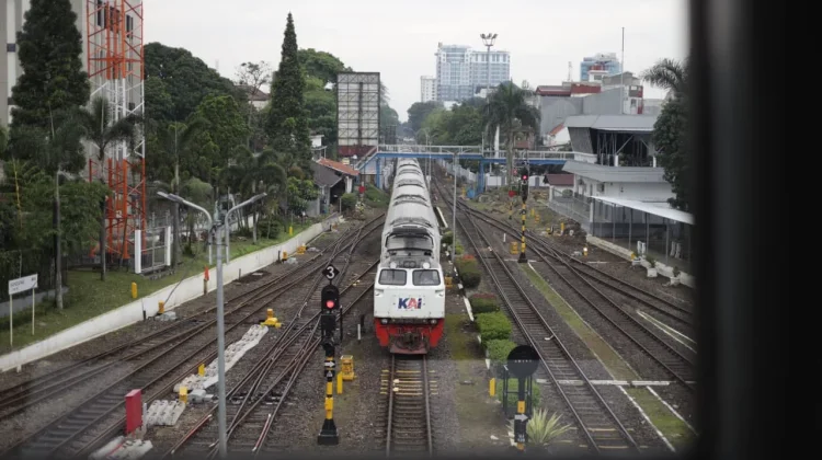 imbas Cuaca Ekstrim, Pelanggan Kereta Dapat Batalkan Perjalanan