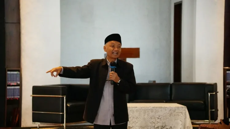 Tujuh Puluh Tahun Prof.Hermawan, Dedikasi Membina Generasi