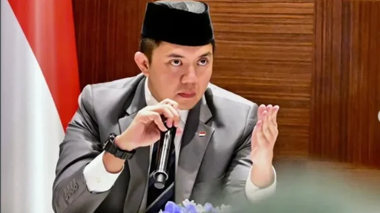 Seskab Teddy Tegaskan Pemerintah Tetap Fokus Bekerja untuk Rakyat