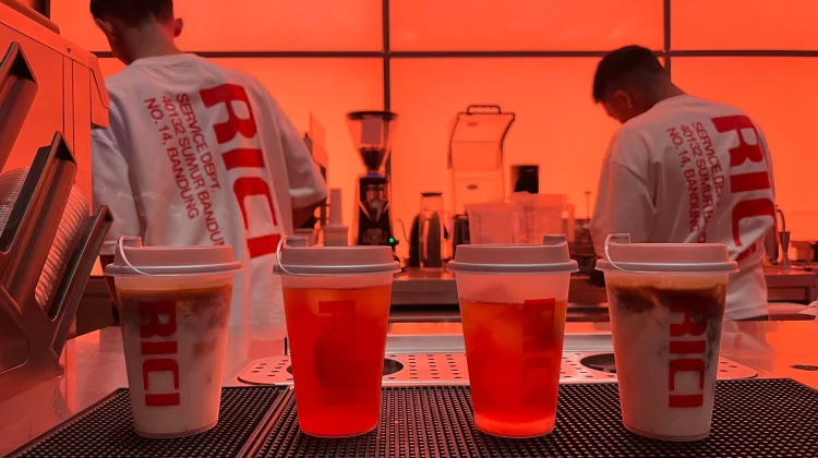 Bukan Hanya Kopi, RICI Coffeshop  Bandung Suguhkan  'Live Jamming'