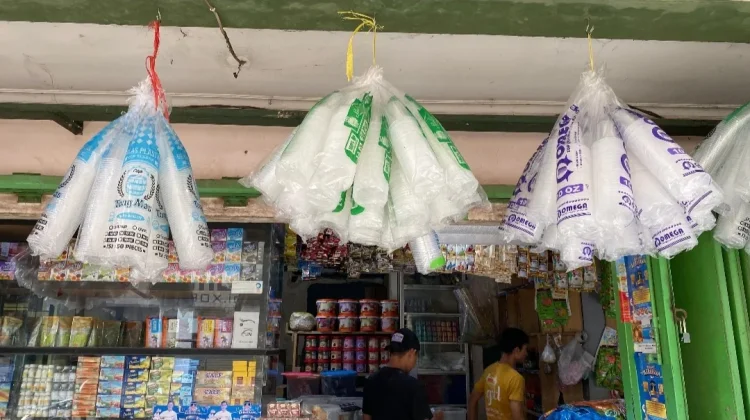 Dampak Konflik Timur Tengah Harga Plastik Naik
