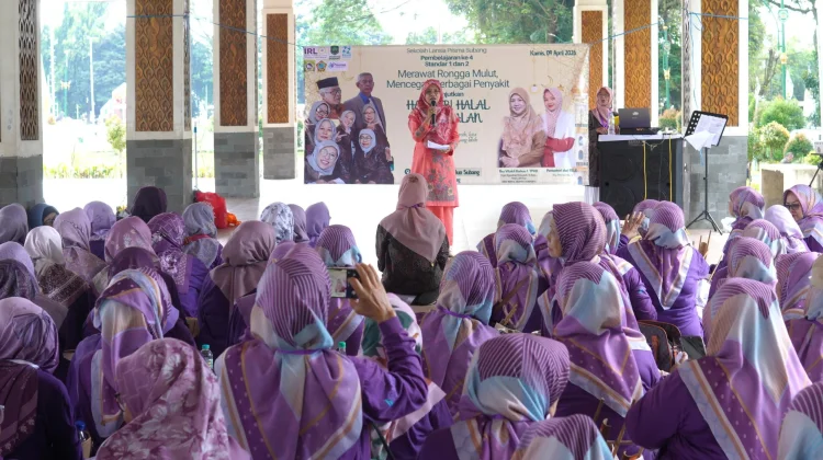 Ega Agustine Buka Pembelajar Keempat Sekolah Lansia Prisma