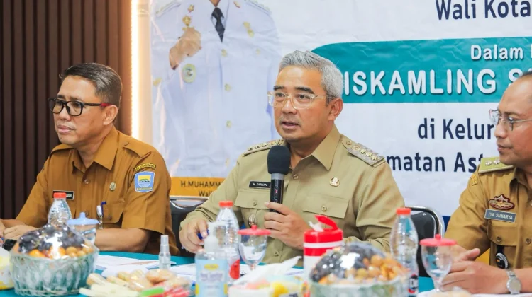 Wali Kota Bandung Lakukan Penanganan Jalan Rusak di Kawasan Panjunan