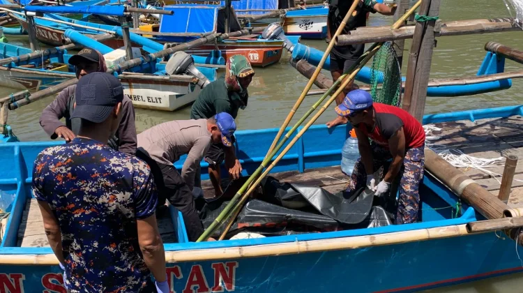 Warga Pesisir Pantai Garsel Digegerkan Penemuan Mayat Perempuan