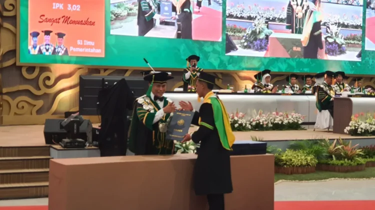 Unjani Wisuda 2.100 Lulusan, Terapkan Sistem Hybrid untuk Pejabat dan Atlet
