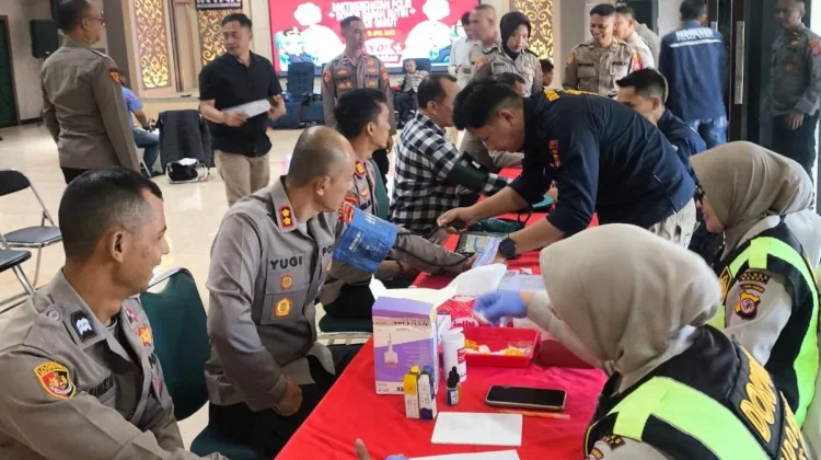 Donor Darah, Polres Garut Kumpulkan Puluhan Labu Darah