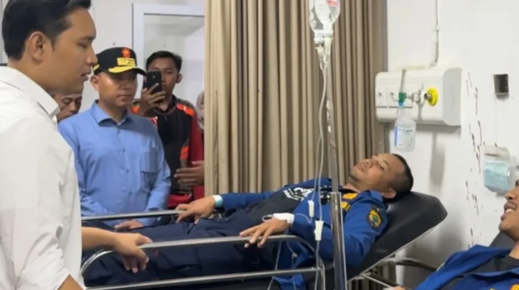 Petugas Damkar Alami Laka Lantas, Bupati Cianjur Tanggung Biaya Pengobatan
