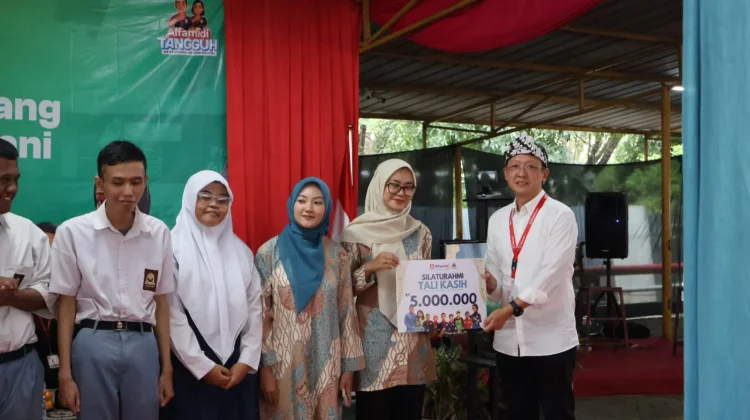 Alfamidi Bekasi Salurkan Santunan untuk SLB, Komitmen Berdayakan Disabilitas