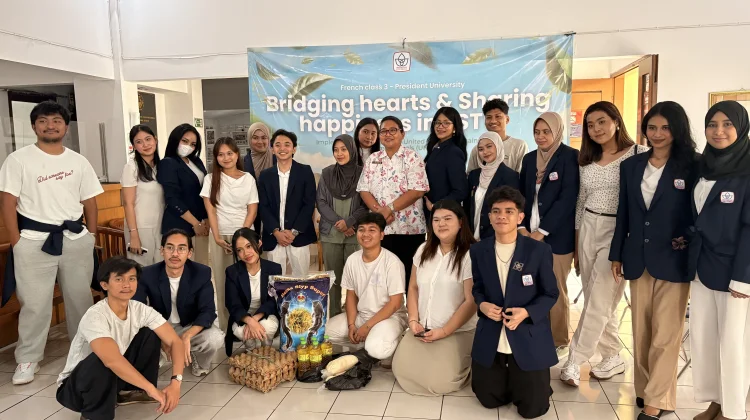 Perkuat Empati dan Sosial, Mahasiswa President University Kunjungi PSTW Bandung