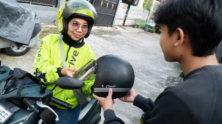 Kartini di Jalanan, Perjuangan Teh Mira, Driver Perempuan Mandiri Bersama inDrive