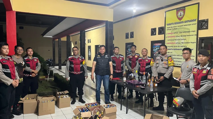 Patroli Miras, Sat Samapta Polres Subang Amankan Dua Terduga Pengedar Miras