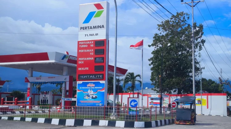 Pria Diduga Acungkan Benda Mirip Pistol saat Serobot Antrian di SPBU Bandung