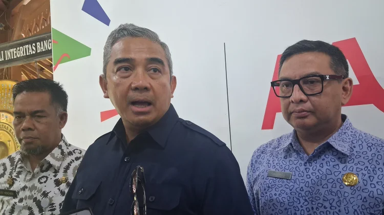 Wali Kota Bandung Benahi Sistem Kerja 1.500 Penyapu Jalan