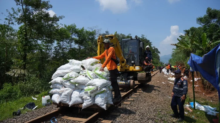 Pihak KAI Memohon Maaf atas Gangguan Perjalanan Kereta