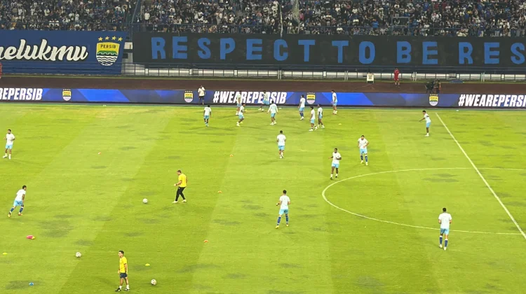 Fitrah Gantikan Teja di Posisi Kiper, Berikut Susunan Pemain Persib Versus Arema
