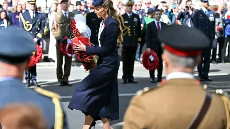 Kate Middleton Tampil Elegan di Peringatan Anzac Day