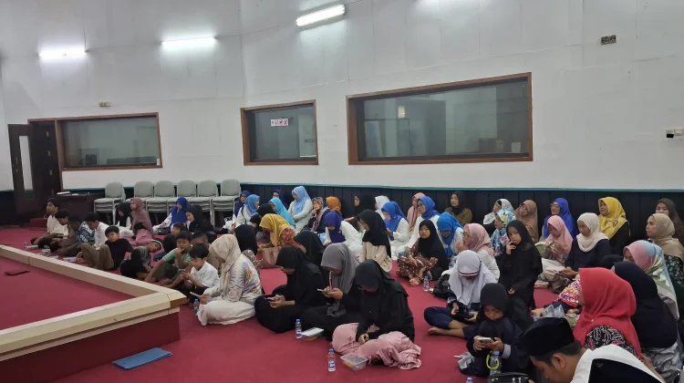 Pengajian Rutin RRI Bandung Santuni 35 Anak Yatim, Perkuat Kedekatan Pendengar