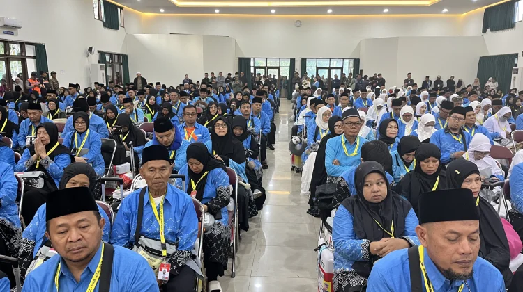 441 Jemaah Calon Haji Kloter 7 Asal Cimahi Resmi Diberangkatkan ke Tanah Suci