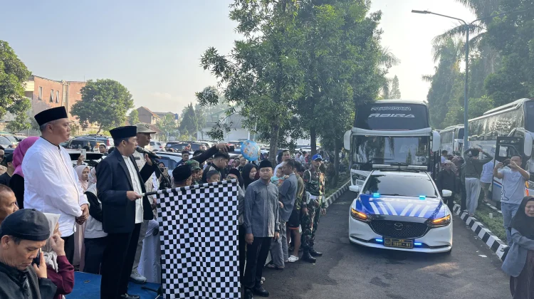 Walikota Cimahi Lepas 441 Jemaah Haji Kloter 7 ke Embarkasi Indramayu