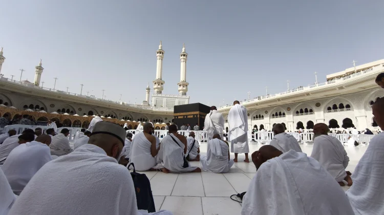 Rindu Dengan Ka’Bah Terbayar saat Sujud di Lantai Masjidil Haram