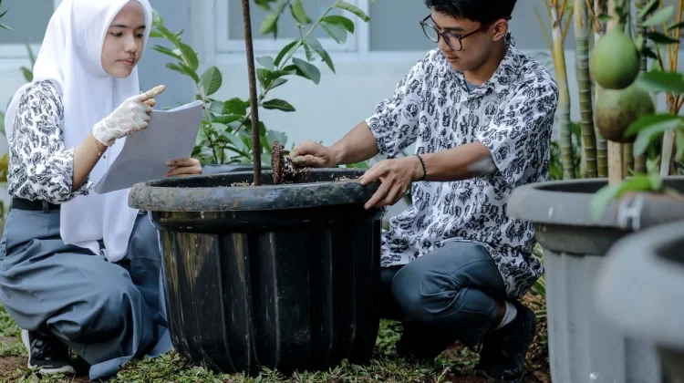 SMAN 9 Bandung Sulap Lahan Tak Terpakai Jadi Laboratorium Alam untuk Siswa