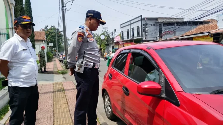Aduan Warga Jadi Dasar Dishub Cimahi Tertibkan Parkir Liar di Sejumlah Titik