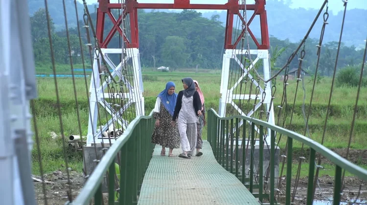 Kehadiran Jembatan Gantung Garuda Menjadi Iconic Warga Cijambe