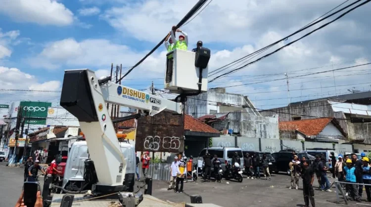 Pemkot Gandeng Apjatel Tata Kabel Semrawut di Kota Tasikmalaya