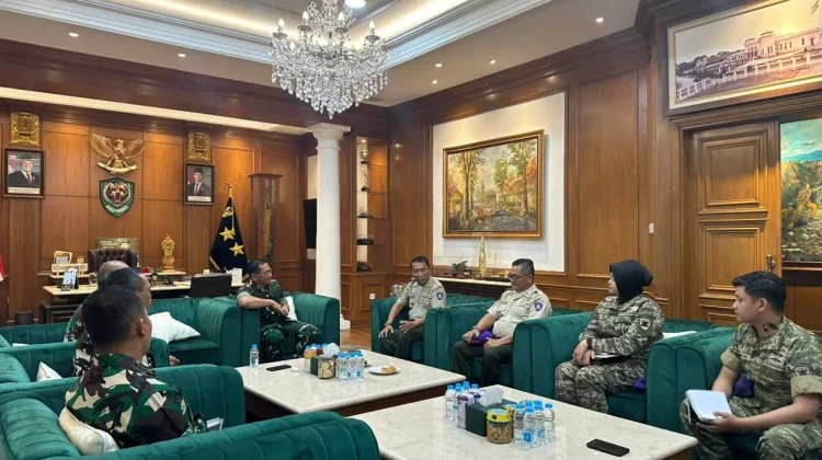Mayjen Kosasih Audiensi dengan Menwa Mahawarman, Dukung HUT ke-67