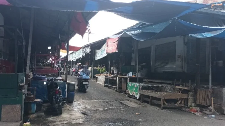 Pasar Cikurubuk Kumuh Dikeluhkan Warga dan Pedagang