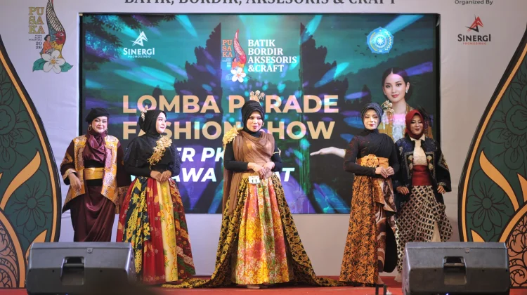 Desain Motif Berbahan Baku Nenas, Tampil di Fashion Show PKK Jabar