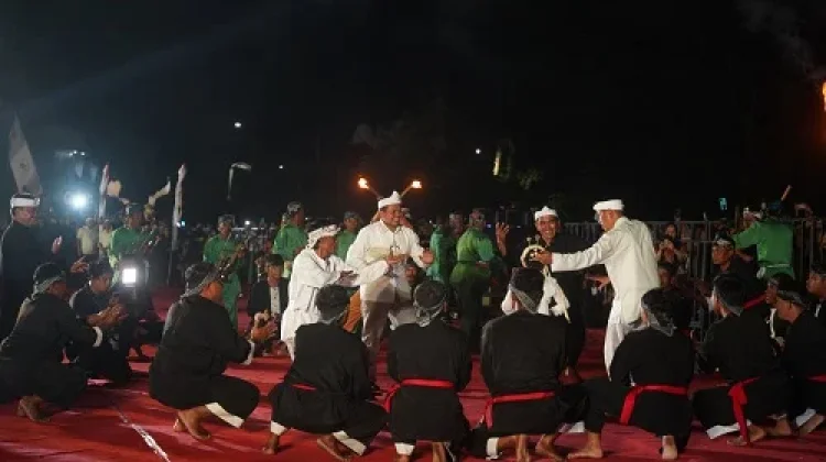 Masyarakat Sumedang Antusias Menyaksikan Milangkala Tatar Sunda